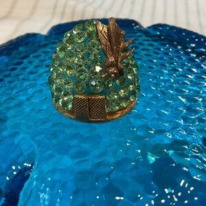 Vintage Lucite & Rhinestone brooch